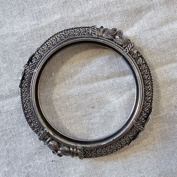 Vintage Silver Tone Rattle Bracelet Bangle With Trunks Up Elephants Tribal - Picture 1 of 5